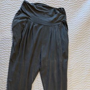Lululemon Ruched-Waist Yoga/Lounge Pants Green Stretchy High-Rise Size 6